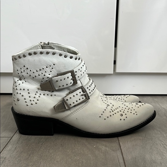 VINTAGE7 White Leather Silver Studded Cowboy Ankle Boots, Size 8 - Picture 6 of 12